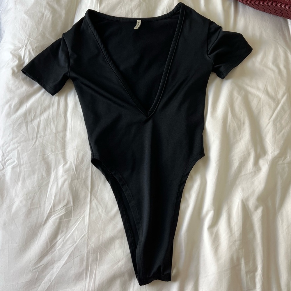 Emma & Sam short sleeve bodysuit